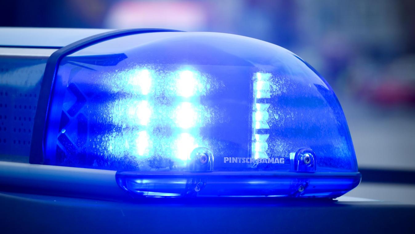 <p>Unter Drogen am Steuer in St.Vith: Rollerfahrerin crasht in Absperrung</p>
