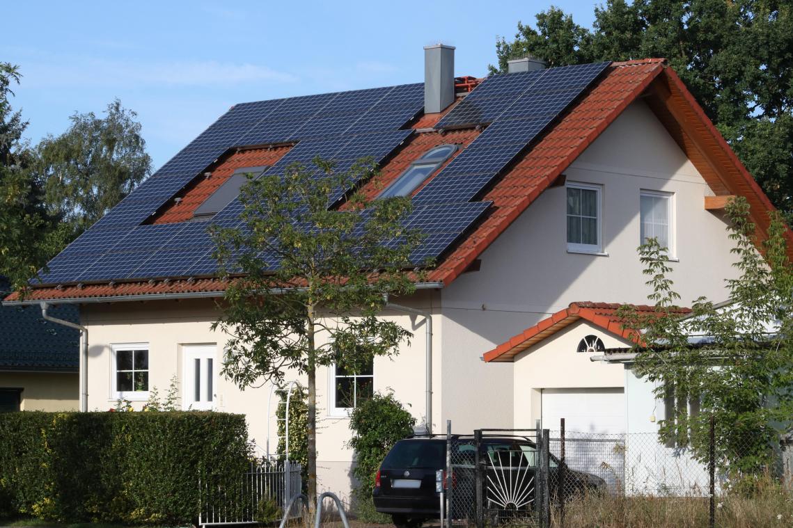<p>Der liberale wallonische Energieminister Jean-Luc Crucke plant eine neue Abgabe auf Photovoltaikanlagen.</p>