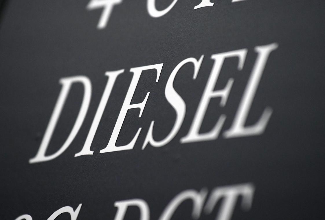 <p>Europaweit hat Mercedes bislang rund 630.000 Dieselfahrzeuge mit einer neuen Software ausgerüstet.</p>