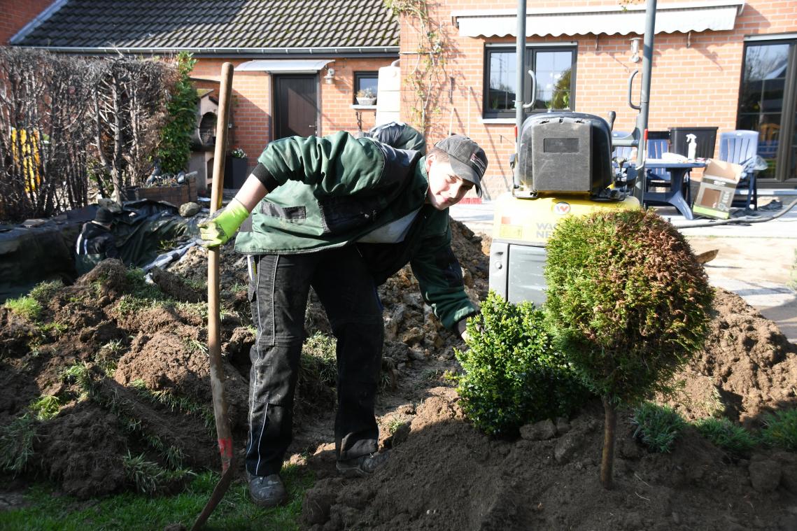 <p>Liam Moor schnuppert diese Woche. Der 15-Jährige aus Baelen wird wohl später eine Lehre als Garten- und Landschaftsbauer in Angriff nehmen.</p>