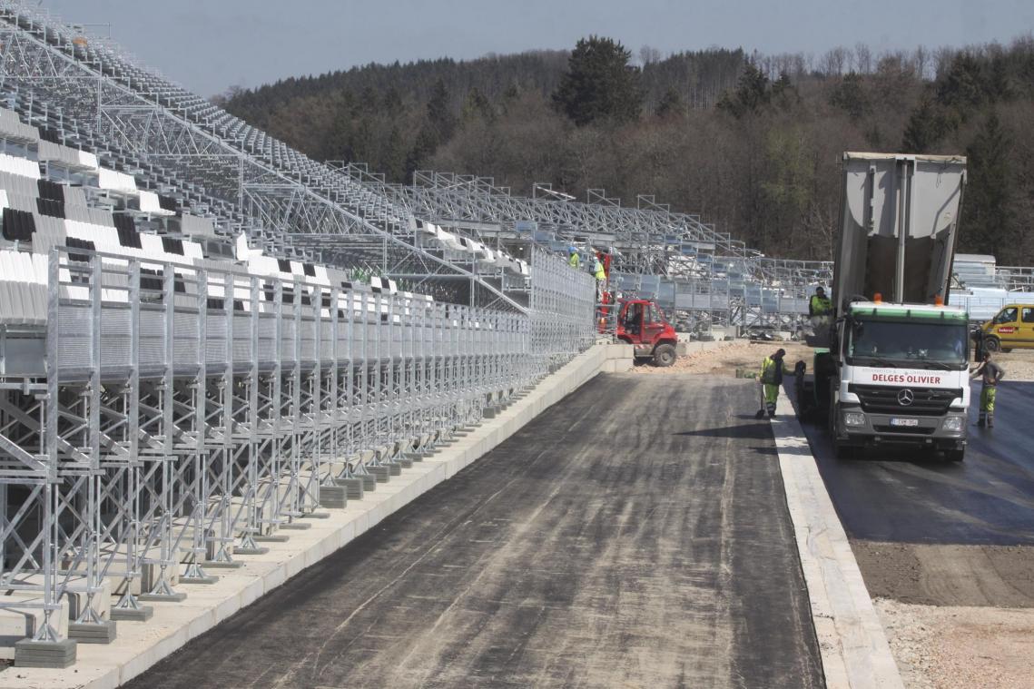 <p>Das neue Stadion der Rennstrecke Spa-Francorchamps mit insgesamt 9.000 Sitzplätzen: Hier gastiert bald auch die Rallycross-WM.</p>