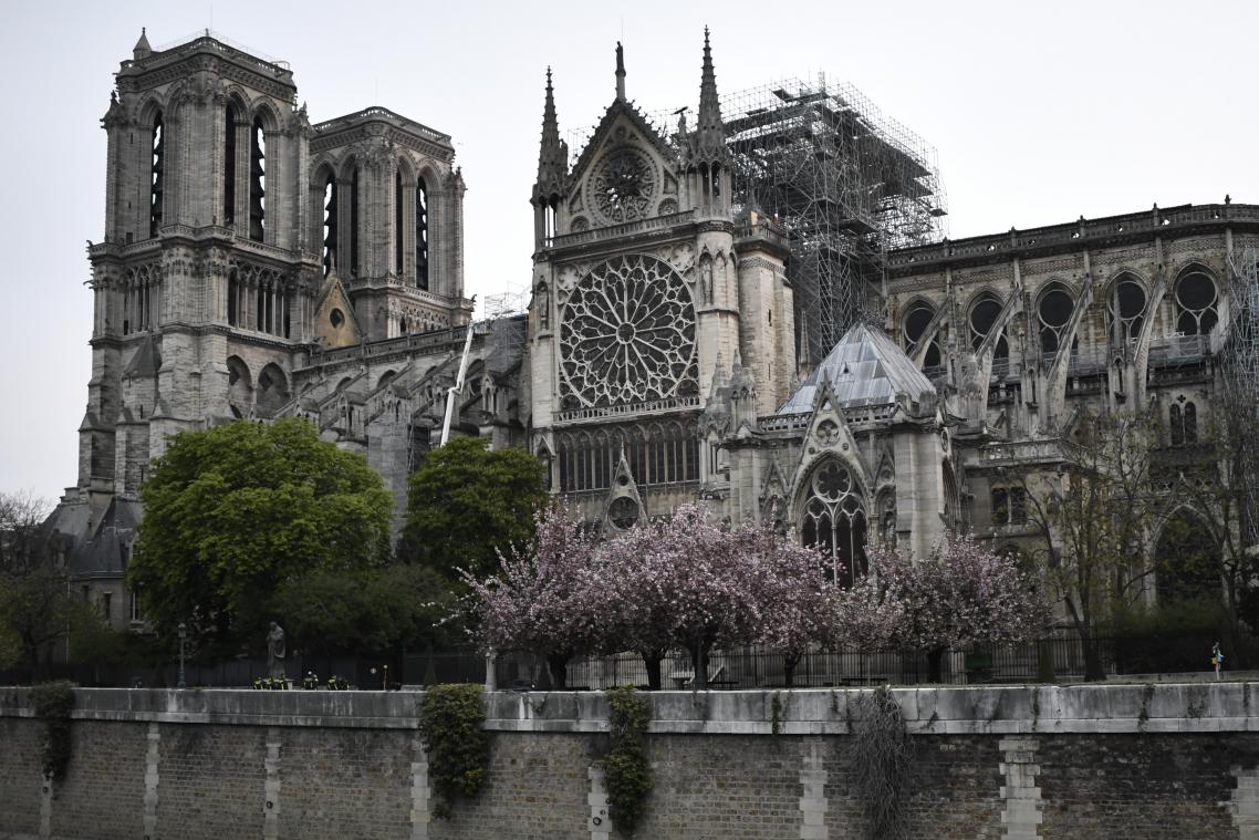 <p>Das Feuer vom Montagabend hat die Kathedrale Notre-Dame stark zerstört. Der Brand löste zugleich eine Welle der Hilfsbereitschaft aus.</p>