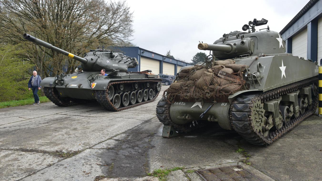 <p>Panzer aus dem Zweiten Weltkrieg vor dem Bastogne Barracks Museum. Hier war während der Ardennenoffensive 1944 das Hauptquartier der Alliierten untergebracht.</p>