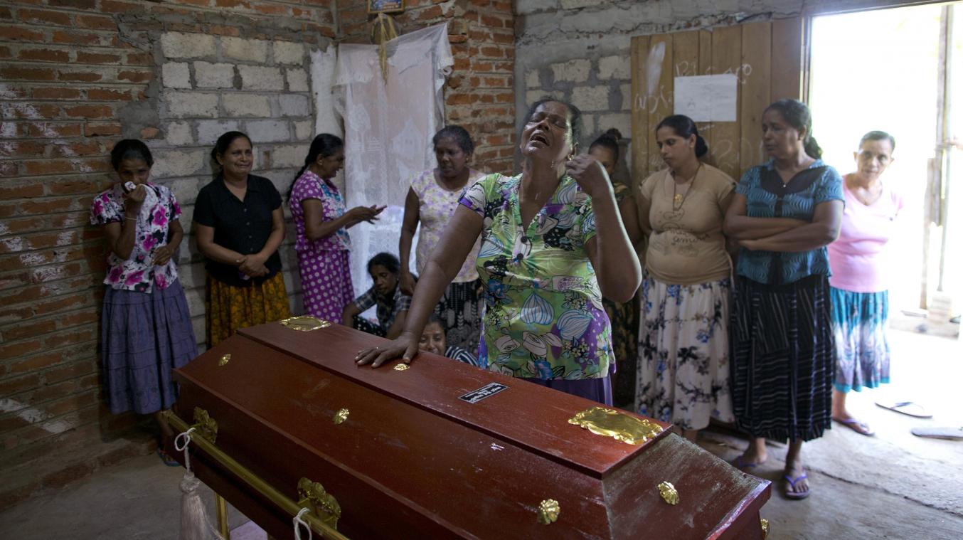 <p>Bei einer verheerenden Anschlagsserie auf christliche Kirchen und Hotels sind am Ostersonntag in Sri Lanka nach Polizeiangaben mehr als 200 Menschen getötet worden.</p>