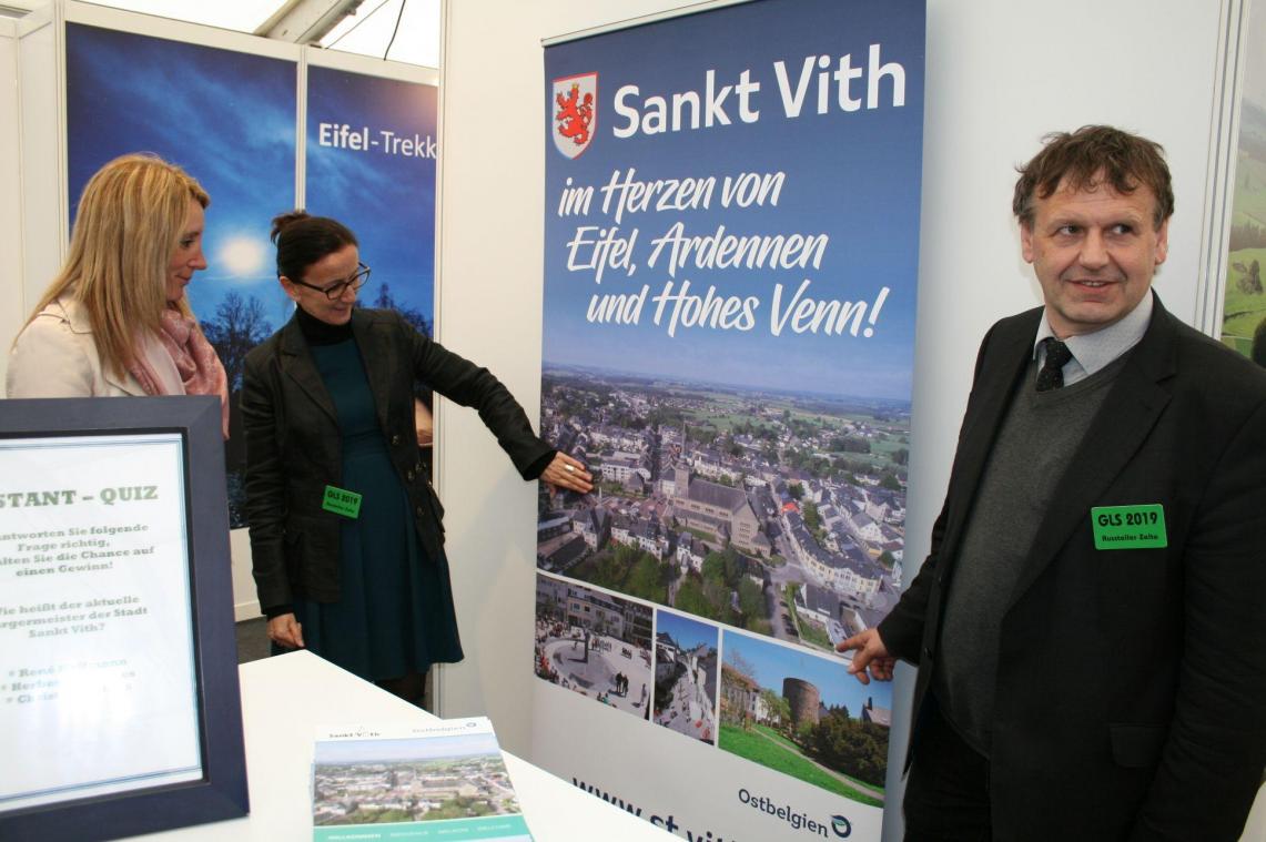 <p>Sankt Vith nicht nur „im Herzen“, sondern auch auf dem Plakat. Die Prümer Grenzlandschau nutzt die ostbelgische Gemeinde, um auf sich aufmerksam zu machen.</p>