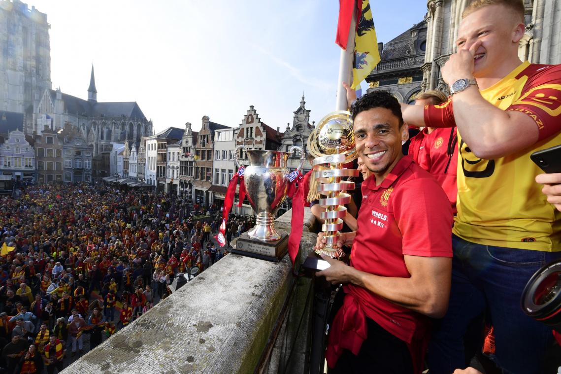 <p>Der KV Mechelen (hier Igor De Camargo) sorgt mit seinem Pokalsieg für Sorgen in den Reihen des belgischen Fußballverbandes.</p>