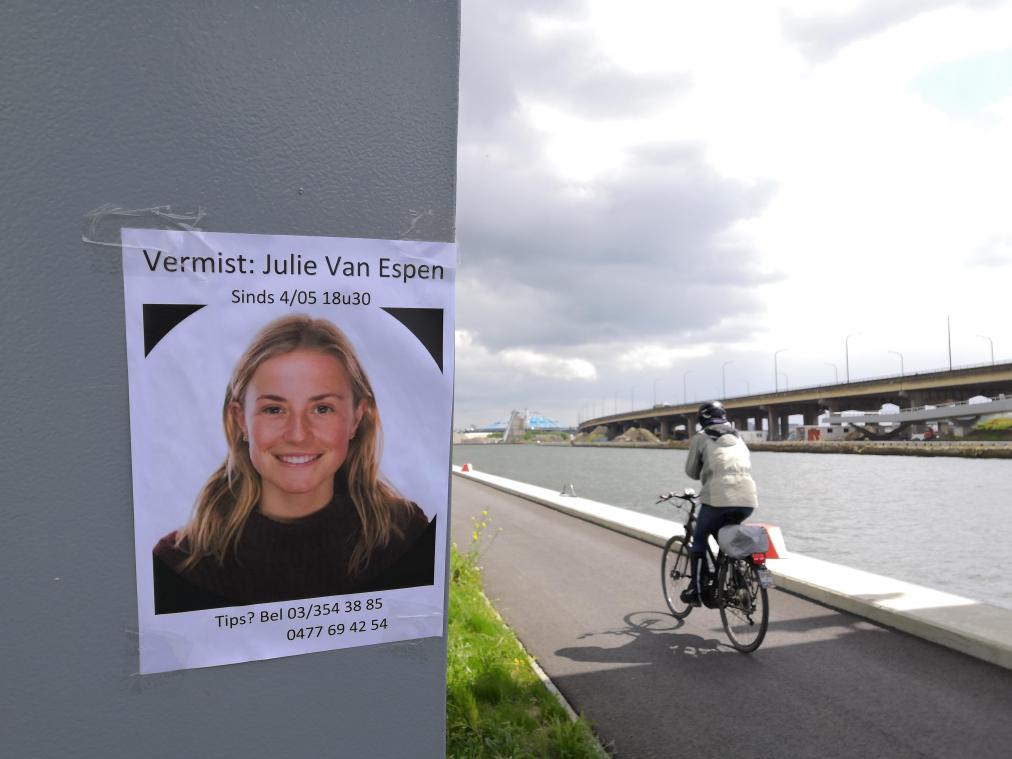 <p>Die 23-jährige Studentin Julie Van Espen war seit Samstagabend, als sie mit dem Fahrrad zu einer Freundin unterwegs war, verschwunden. Am Montag wurde in Merksem bei Antwerpen ihre Leiche im Albertkanal gefunden.</p>
