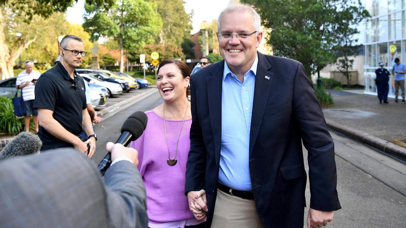<p>Der australische Premierminister Scott Morrison und seine Frau Jenny vor der Horizon Church in Sutherland.</p>