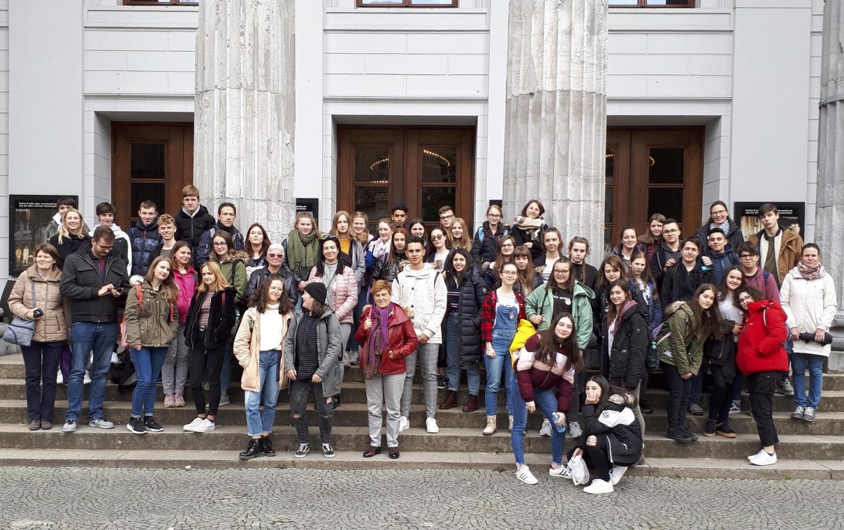 <p>Im Rahmen der Erasmus+-Austauschwoche haben 25 Schüler des Kgl. Athenäums Eupen 27 Schüler aus Deutschland, Ungarn und Spanien an ihrem Familienleben teilhaben lassen und ihre Englischkenntnisse anwenden können.</p>