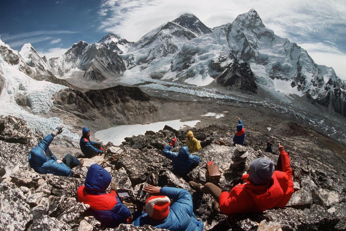 <p>Seit der ersten Besteigung des Everest im Jahr 1953 schafften es inzwischen mehr als 5.000 Menschen auf den Gipfel des Bergs</p>