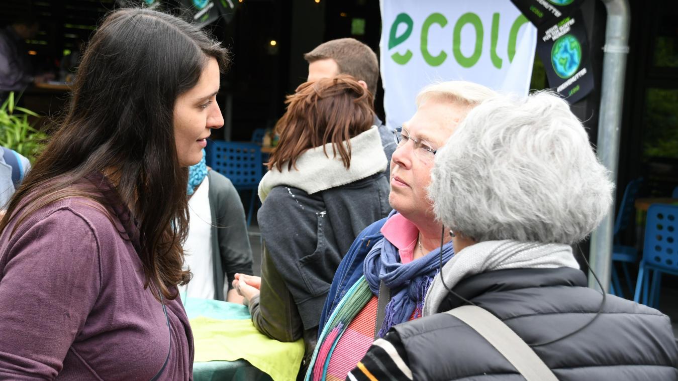 <p>Inga Voss-Werding (links) bei der Wahlparty von Ecolo am Sonntag.</p>