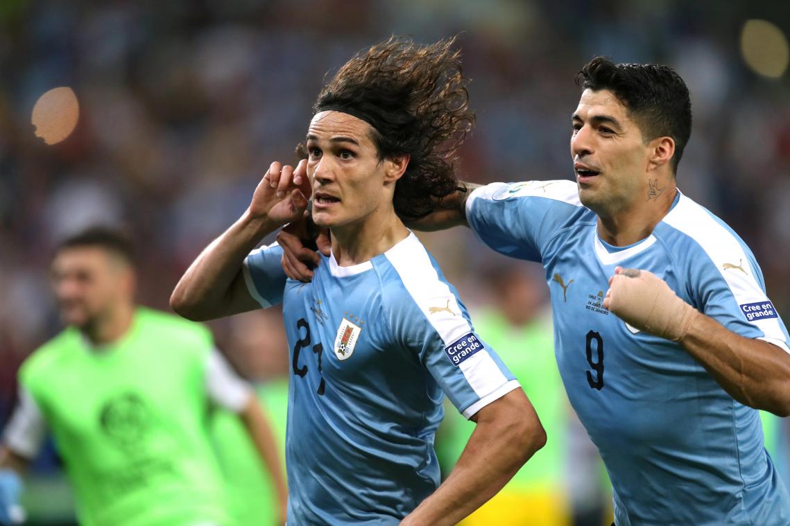 <p>Edinson Cavani (links) und Luis Suarez freuen sich über Uruguays Führungstreffer.</p>