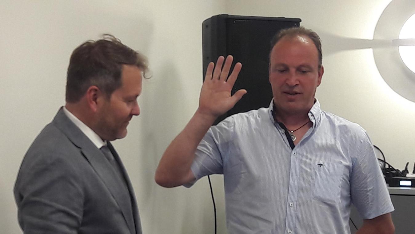 <p>Willy Thyssen leistete am Montagabend seinen Eid als neues Gemeinderatsmitglied.</p>