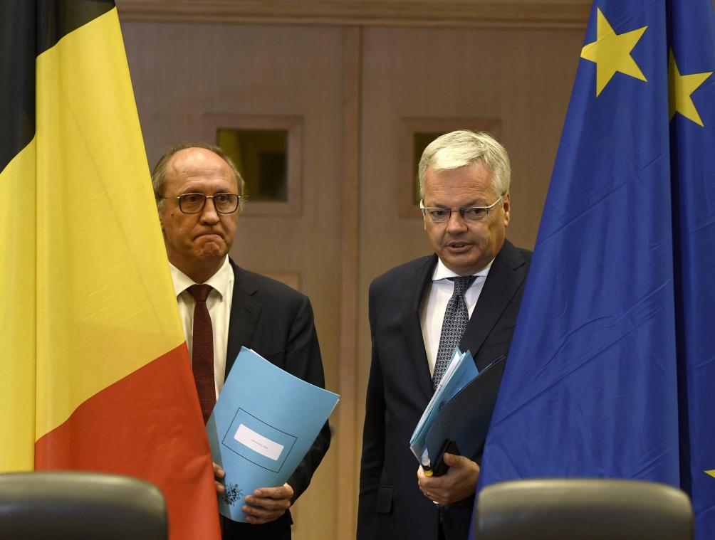 <p>Didier Reynders (r.) und Johan Vande Lanotte. Man nehme dieselben und mache weiter wie bisher.</p>