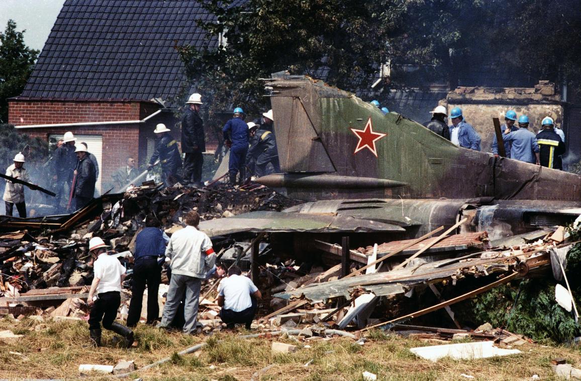 <p>Das Haus, in das die sowjetische Maschine gestürzt war, wurde komplett zerstört.</p>