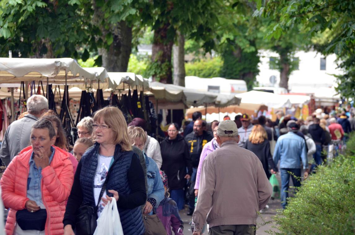 <p>Zum großen Urlaubermarkt am kommenden Dienstag, 9. Juli, werden zahlreiche Besucher auf dem Bütgenbacher Marktplatz erwartet.</p>
