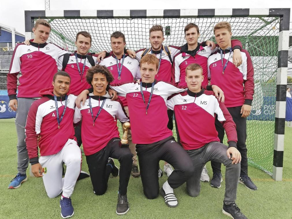 <p>Die B21-Mannschaft des HC Eynatten-Raeren gewann in Partille Bronze.</p>