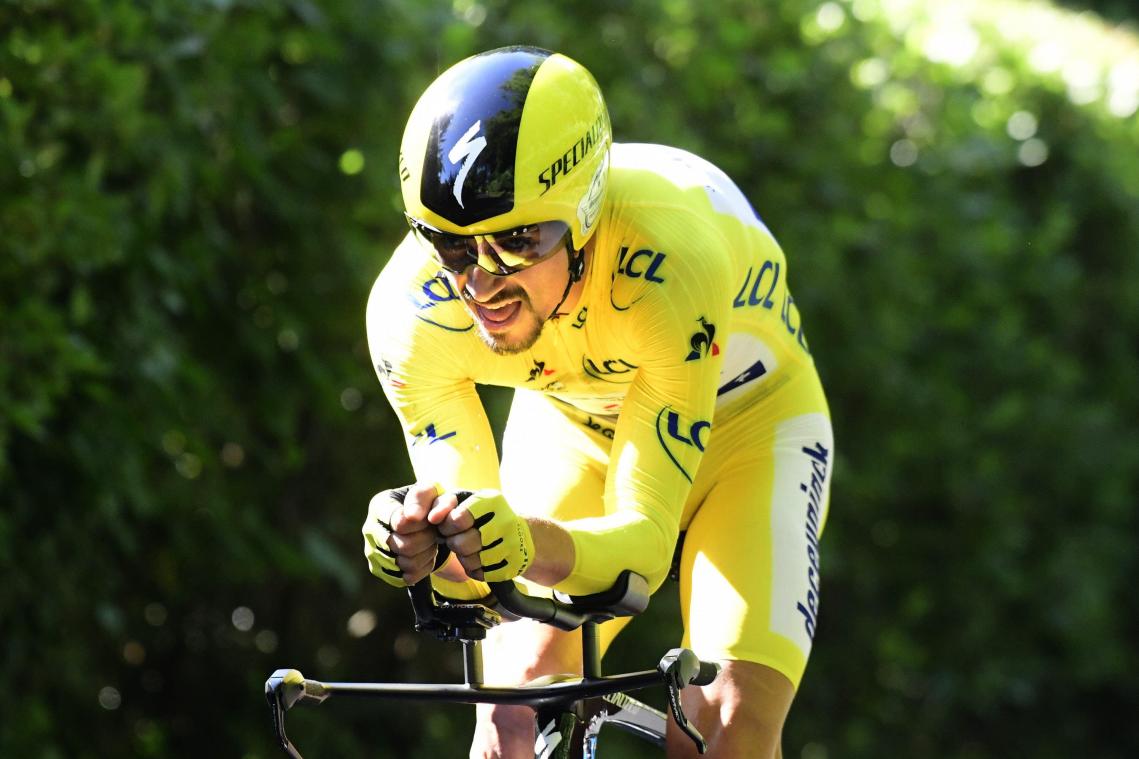 <p>Julian Alaphilippe auf dem Weg zu seinem genau so überraschenden wie hochverdientem Sieg im Zeitfahren in Pau.</p>