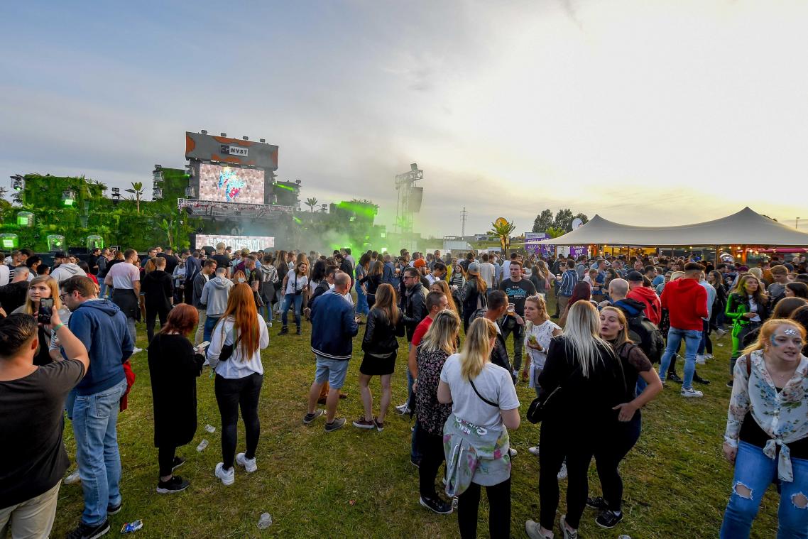 <p>Blick auf das Trakasspa-Festivalgelände im Lontzener East Belgium Park am Samstag.</p>