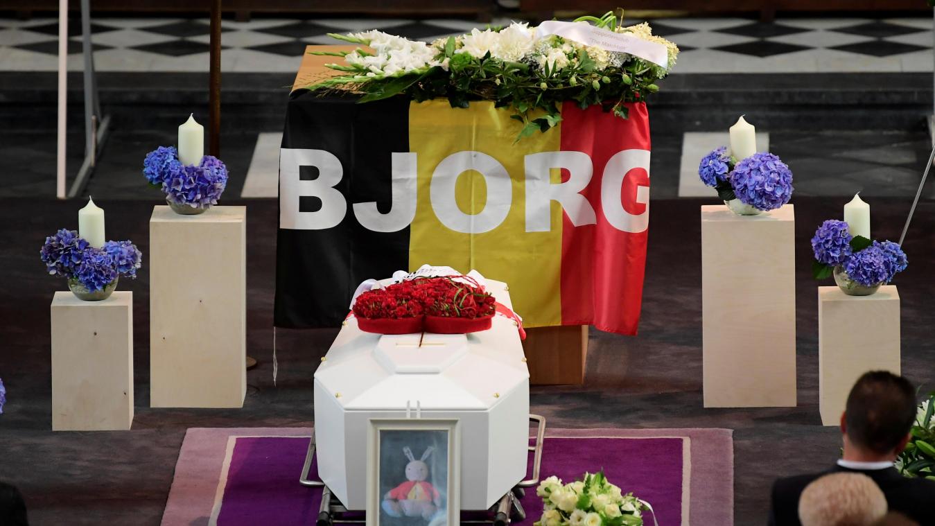 <p>Bjorg Lambrecht wurde in Knesselare beigesetzt.</p>