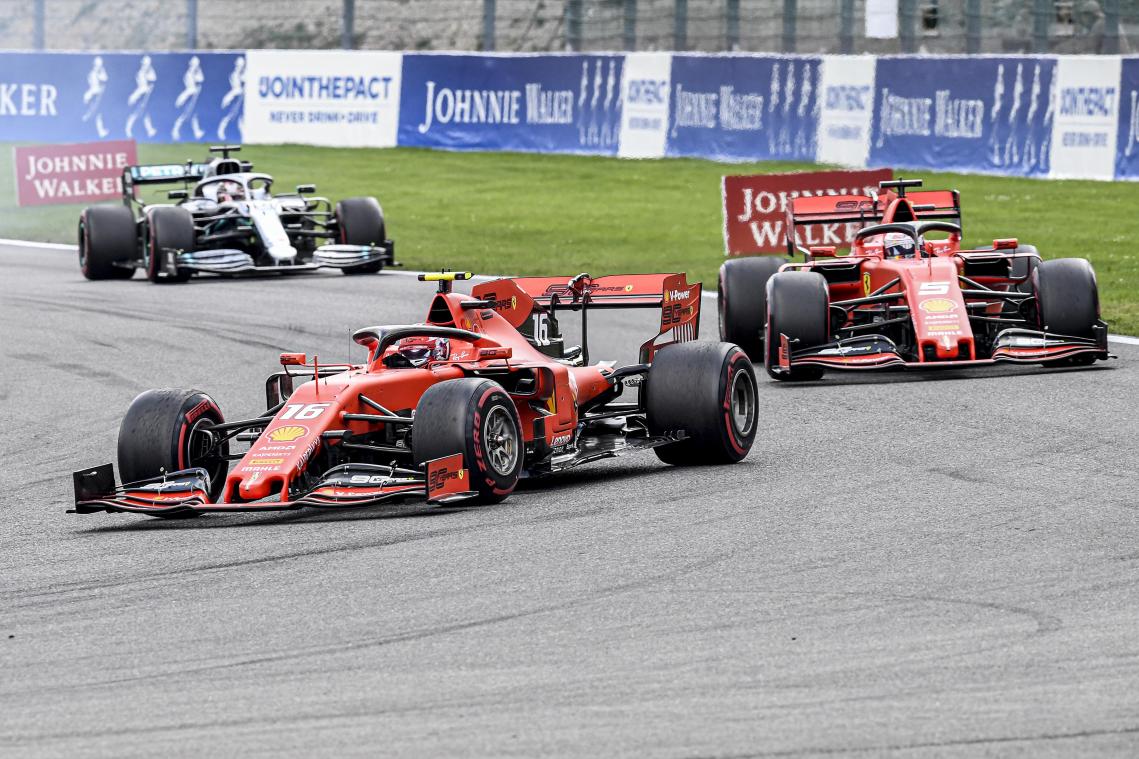 <p>Charles Leclerc vor Sebastian Vettel und Lewis Hamilton: So sah die Konstellation nach der ersten Runde noch aus. Später hatte der Brite die Nase vorn vor dem Deutschen.</p>