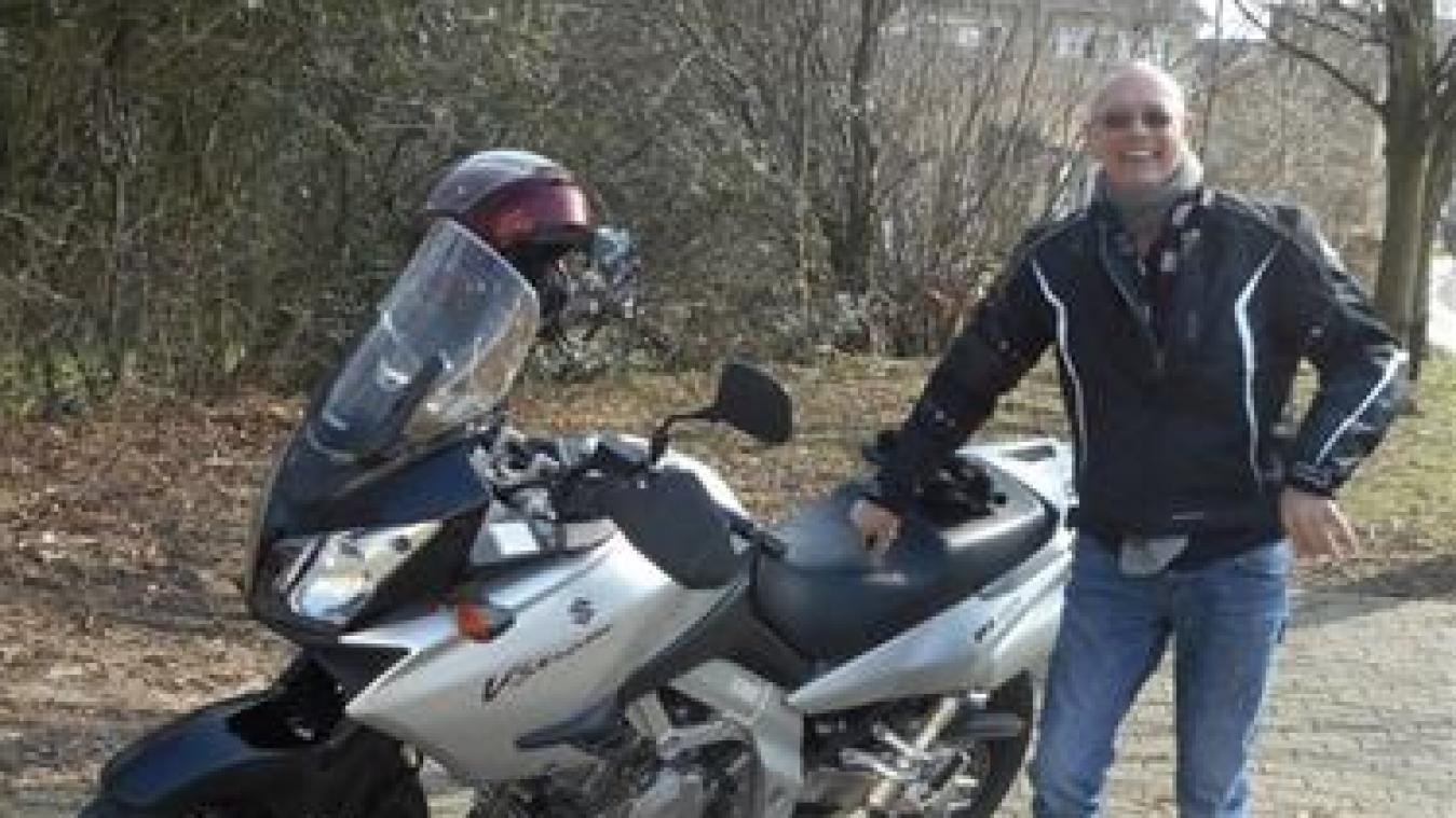 <p>Der Getötete war begeisterter Motorradfahrer. Das Foto zeigt ihn vor einigen Jahren mit seiner damals neuen Suzuki V-Storm.</p>
