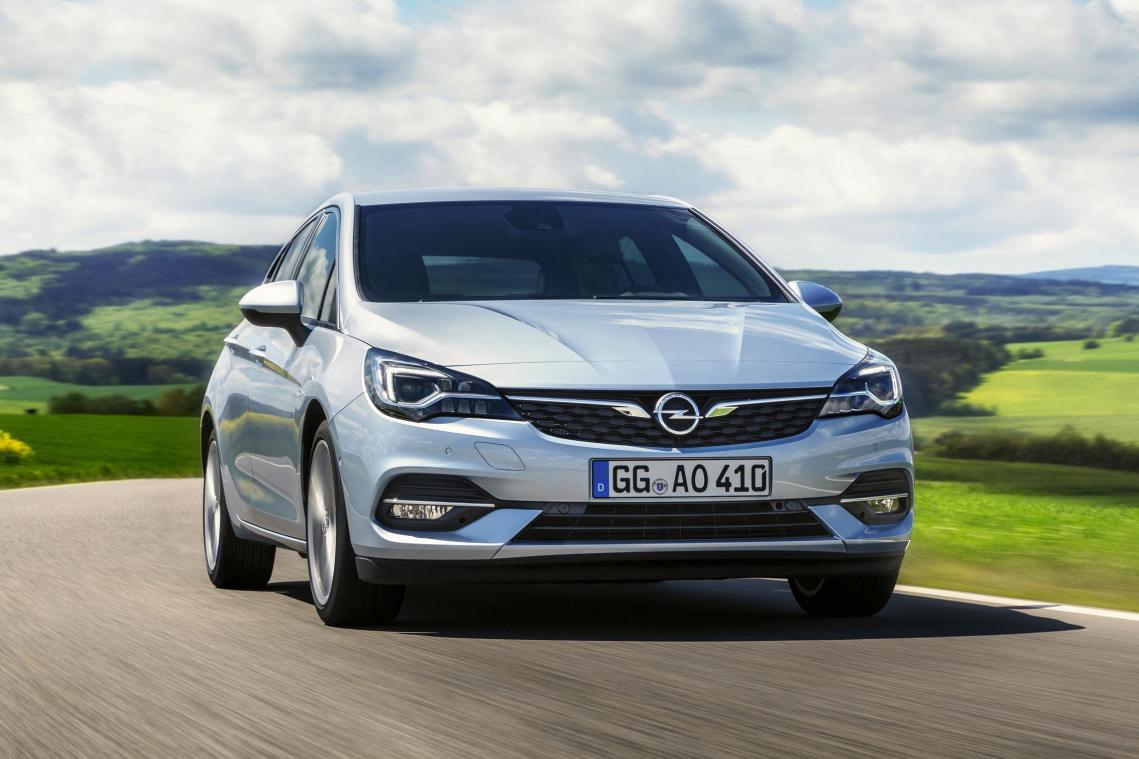 <p>Optisch hat Opel beim neuen Astra nicht viel verändert, neue Motoren sollen aber für weniger CO2-Ausstoß sorgen.</p>