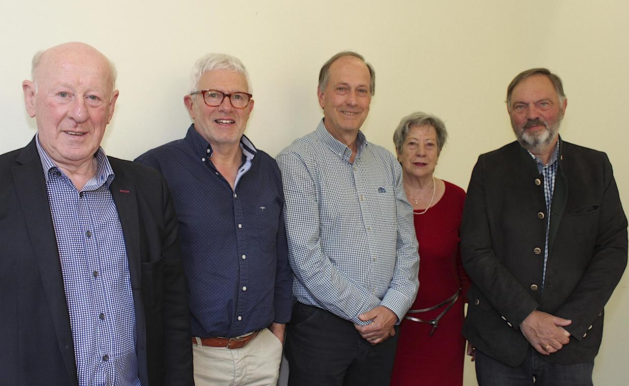 <p>Jean-Marie Schneiders, Jean-Claude Werner, Norbert Kaivers, Maria Fuhrt und Guido Nussbaum (v. l . n. r.) bilden den neuen Vorstand der Vereinigung.</p>