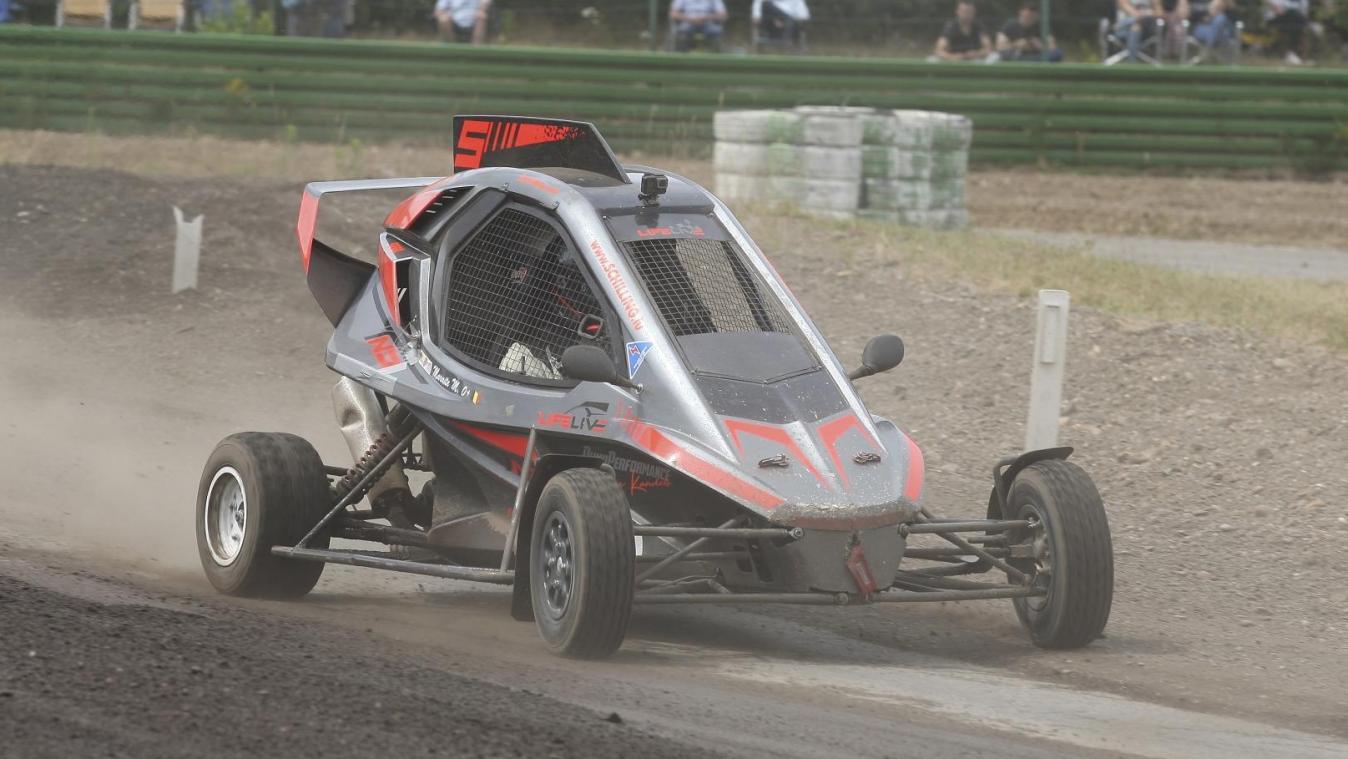 <p>Michael Maraite aus Hinderhausen beendete die Premieren-Saison der belgischen Cross-Car-Meisterschaft auf dem dritten Gesamtplatz.</p>