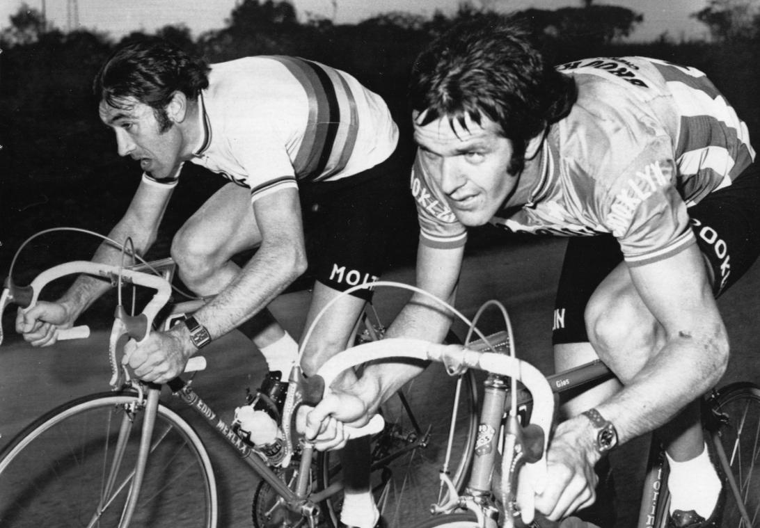 <p>Eddy Merckx (links) und Roger De Vlaeminck 1974 Seite an Seite: Derzeit befinden sich beide Radsport-Champions im Krankenhaus</p>