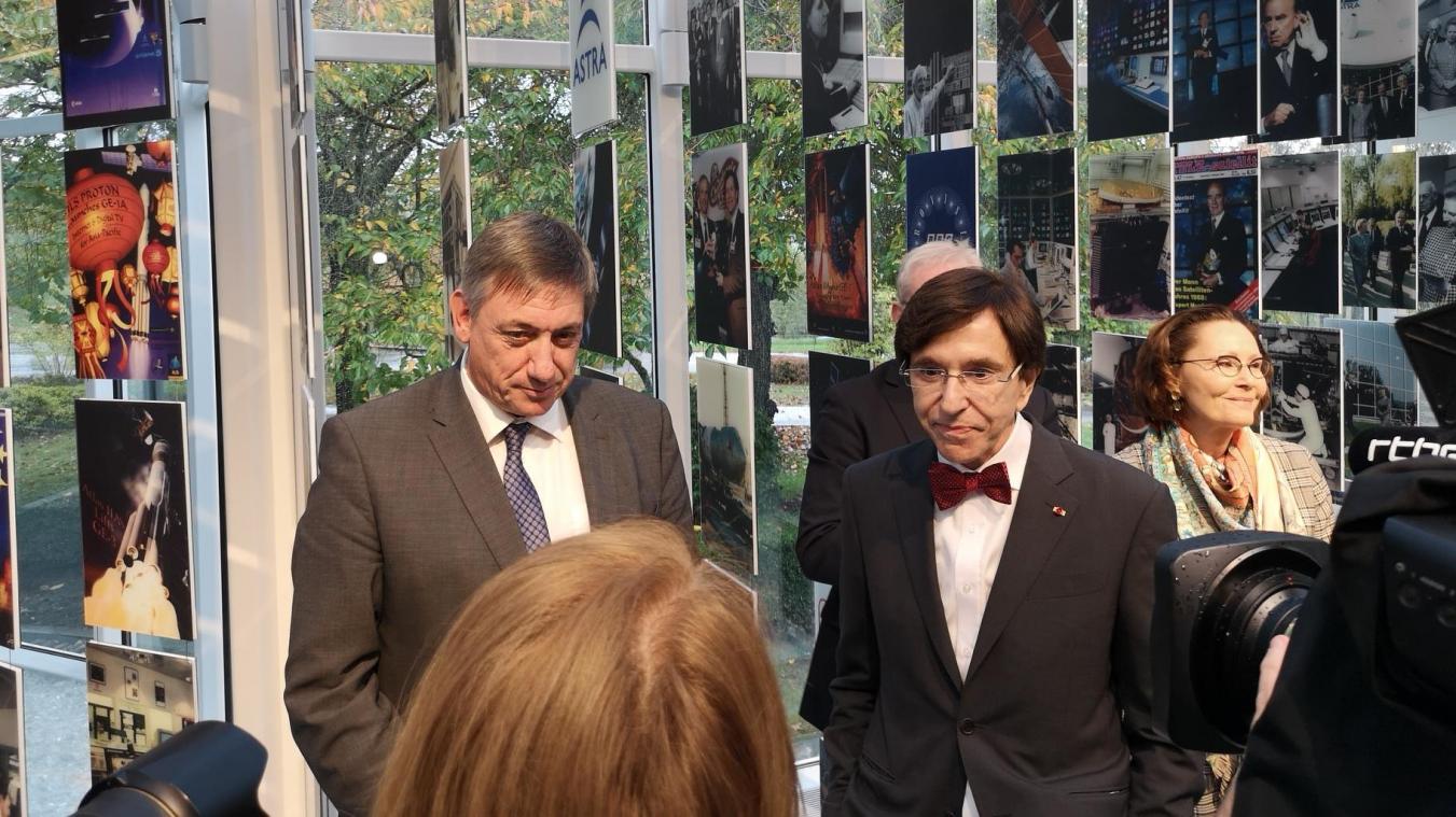 <p>Elio Di Rupo (r.), Ministerpräsident der Wallonischen Region, und der flämische Ministerpräsident Jan Jambon (l.) zu Besuch in Luxemburg.</p>