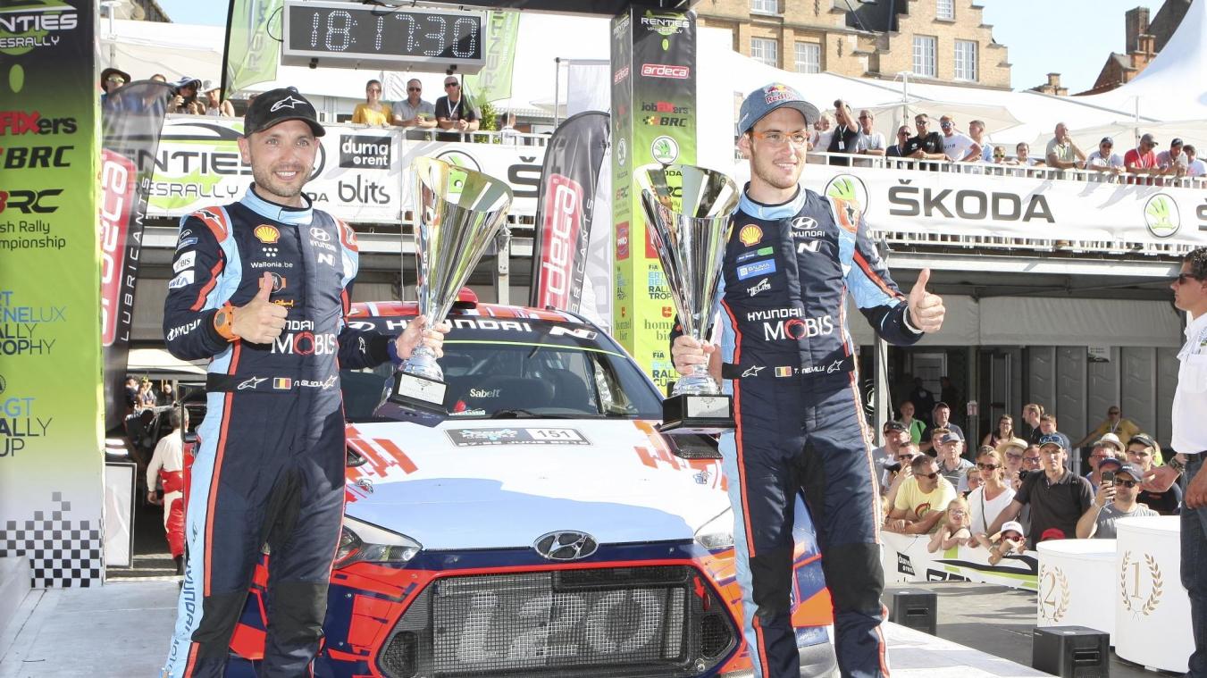 <p>Thierry Neuville und Nicolas Gilsoul, hier auf dem Siegerpodium bei den Rally Masters in Ypern, möchten im Hyundai i20 WRC in Spanien ihre dritte WM-Rallye 2019 gewinnen.</p>