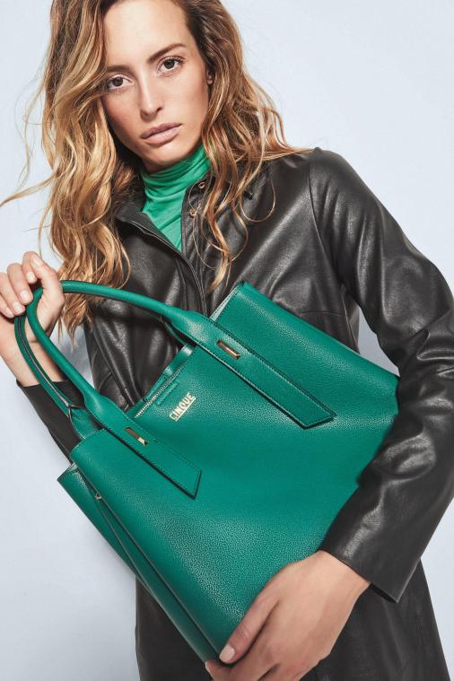 <p>Grün ist eine der Trendfarben bei den Handtaschen. Auch Cinque zum Beispiel hat sie im Programm (ca. 140 Euro).</p>