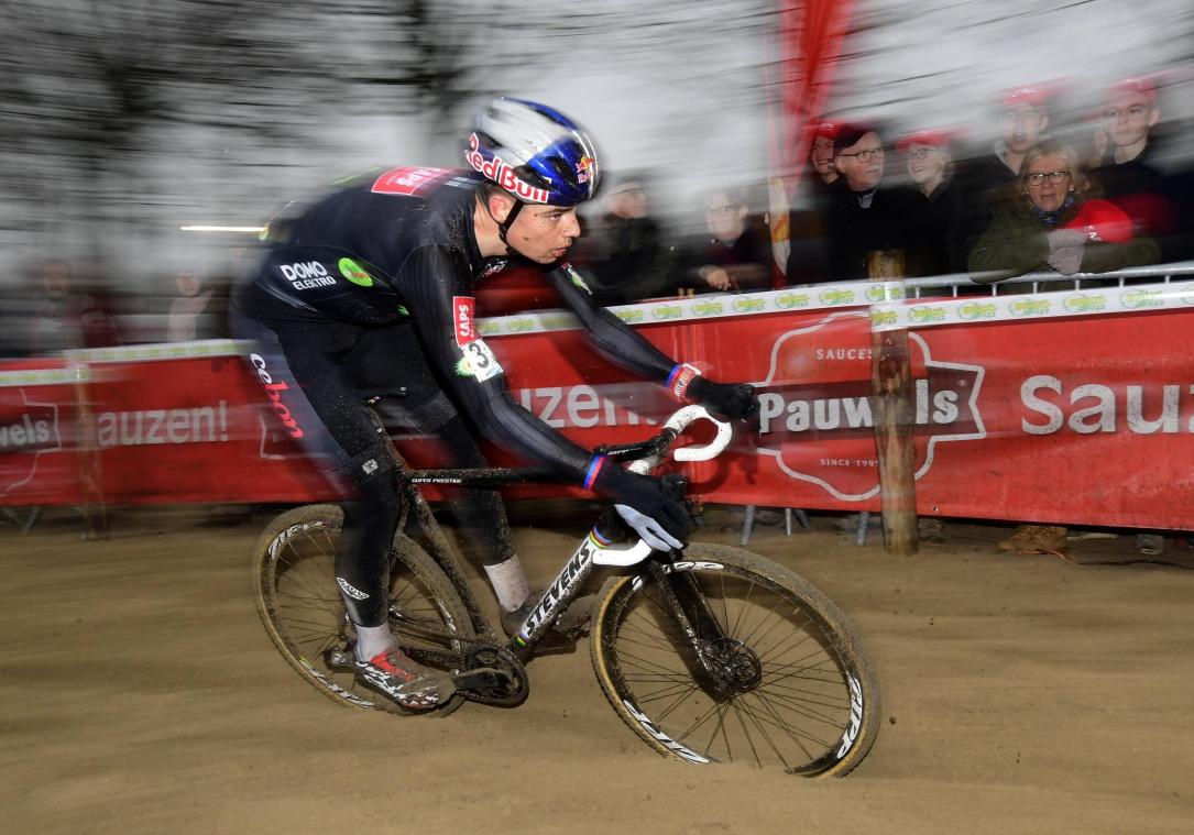<p>Für Querfeldeinrennen ist es noch zu früh. Trotzdem trainiert Wout Van Aert wieder im Gelände.</p>