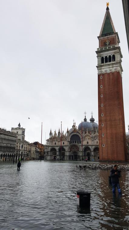<p>Die Stadt Venedig wurde komplett überflutet.</p>