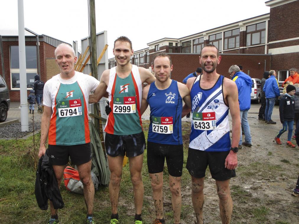 <p>Die besten Ostbelgier beim Hauptlauf von links: Jerome Hilger-Schütz, Sieger Tom Reuter, Francis Rauw und Gaël Dethier, Sieger der Masters</p>