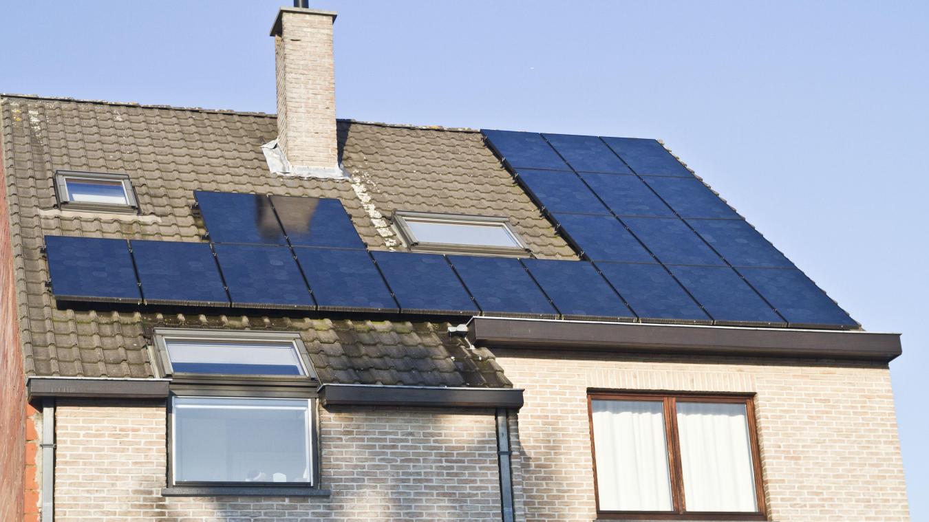 <p>Besitzer einer Fotovoltaikanlage, davon gibt es 150.000 in der Wallonie, müssen mit dem Prosumertarif rechnen.</p>