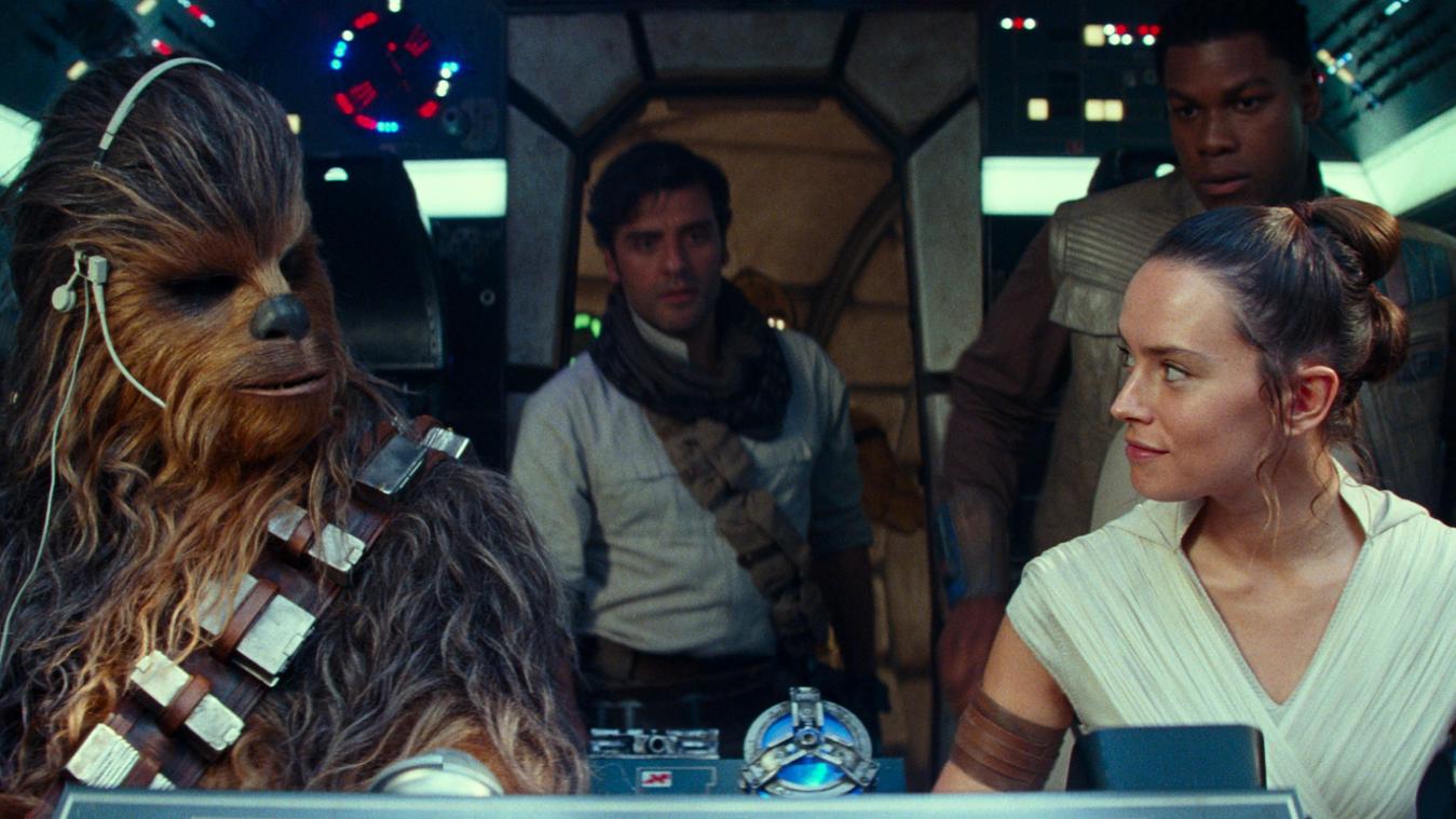 <p>Joonas Suotamo als Chewbacca (l.-r.), Oscar Isaac als Poe Dameron, Daisy Ridley als Rey und John Boyega als Finn in einer Szenze des Films „Star Wars 9: Der Aufstieg Skywalkers“.</p>