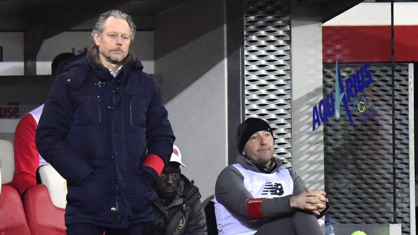 <p>Gute Stimmung sieht anders aus: Michel Preud'homme (links) während des Pokalspiels gegen Antwerpen.</p>