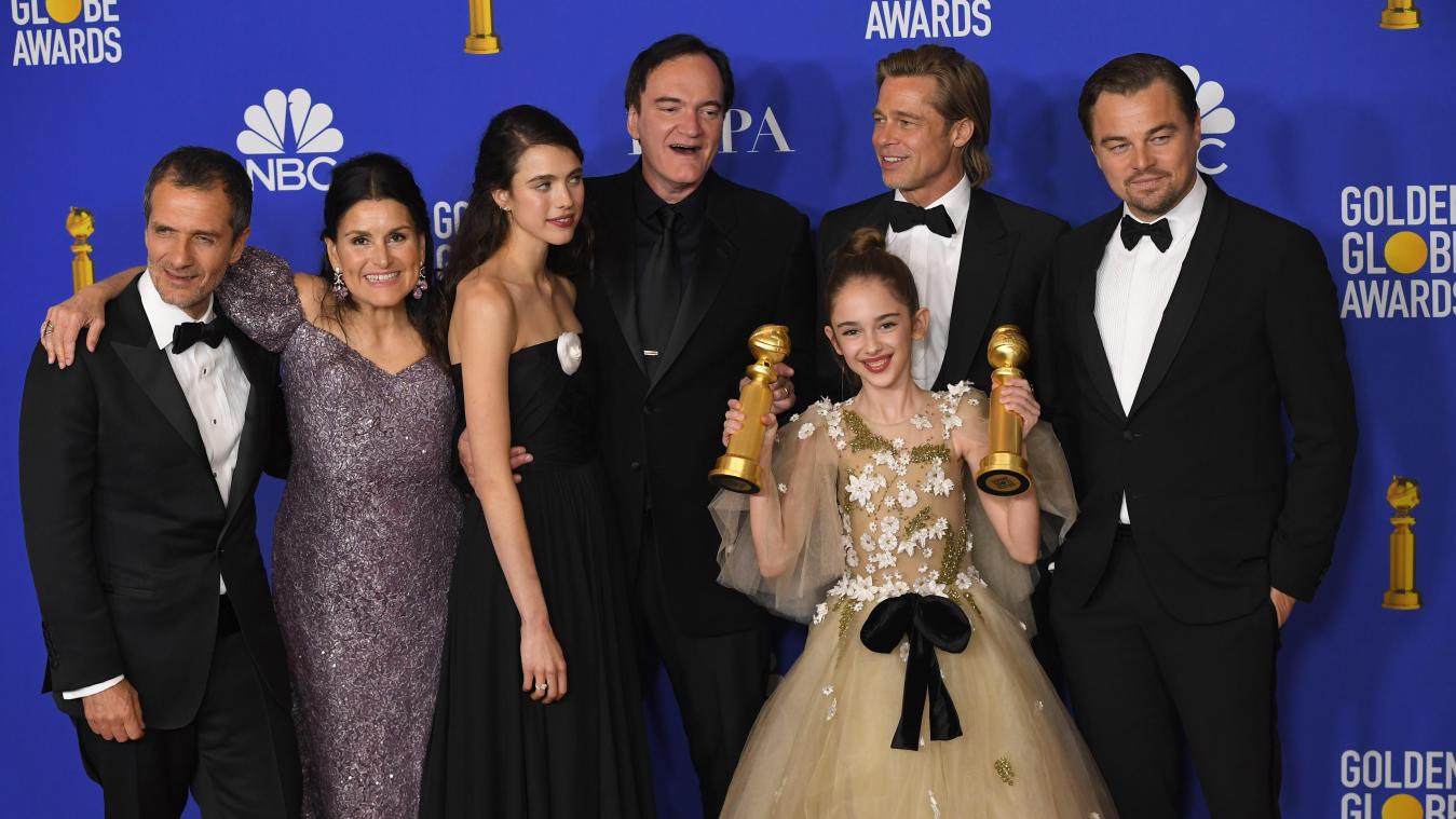 <p>David Heyman, Shannon Mcintosh, Margaret Qualley, Regisseur Quentin Tarantino, Brad Pitt, Julie Butters und Leonardo DiCaprio stehen bei der Verleihung der 77. Golden Globe Awards mit ihrer Auszeichnung für den Film „Once Upon a Time in Hollywood“ im Presseraum.</p>