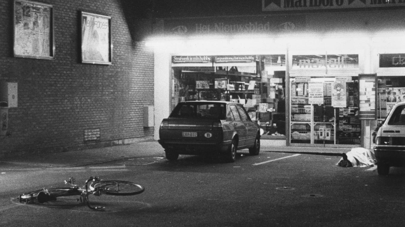 <p>Archivfoto vom 27. September 1985 nach dem Überfall der sogenannten Brabanter Killerbande auf einen Delhaize-Supermarkt in Overijse. Den Gangstern werden mindestens 15 Überfälle zur Last gelegt.</p>