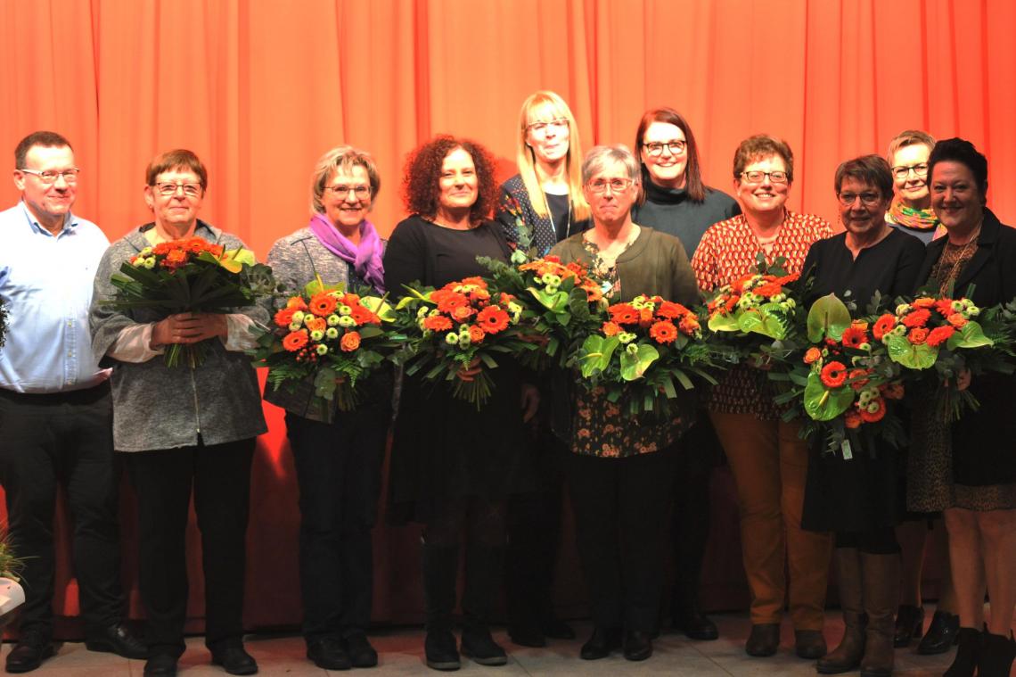 <p>Im Rahmen des Neujahrsempfangs wurden langjährige Mitarbeiterinnen des ÖSHZ Eupen geehrt.</p>
