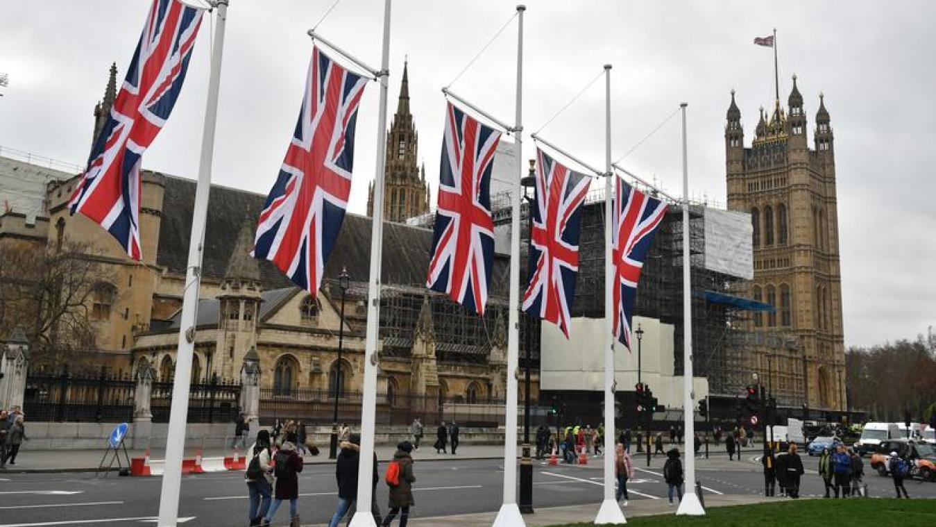 <p>Britische Flaggen wehen auf dem Parliament Square. Mehr als dreieinhalb Jahre nach dem Brexit-Votum der Briten wird Großbritannien die EU am 31.01.2020 um 24.00 Uhr (MEZ) verlassen.</p>
