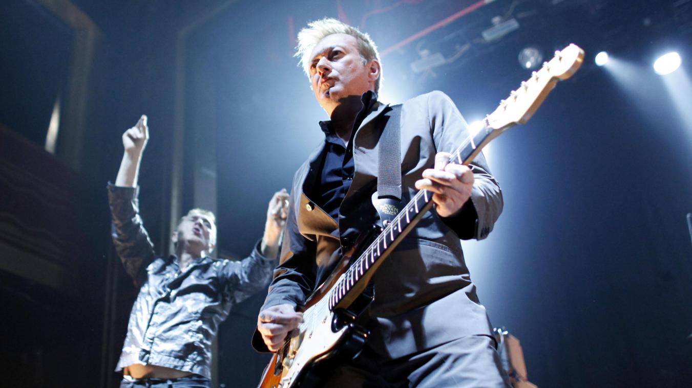 <p>Der britische Punkrock-Gitarrist Andy Gill von der Band „Gang of Four“ und Sänger Jon King (l.) treten in der Webster Hall auf. Gill ist im Alter von 64 Jahren gestorben.</p>