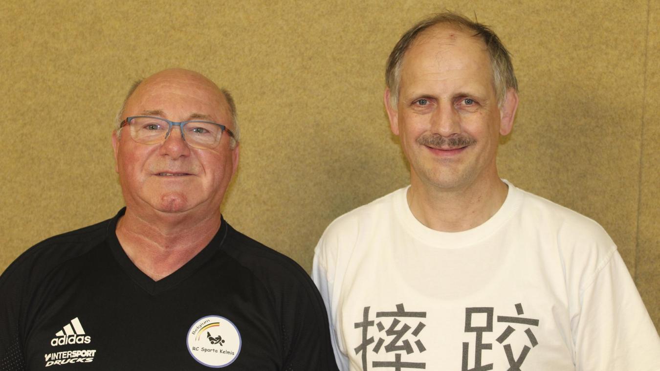 <p>Arnold Waauff (links) und der Oberforstbacher Co-Trainer Norbert Ganser</p>