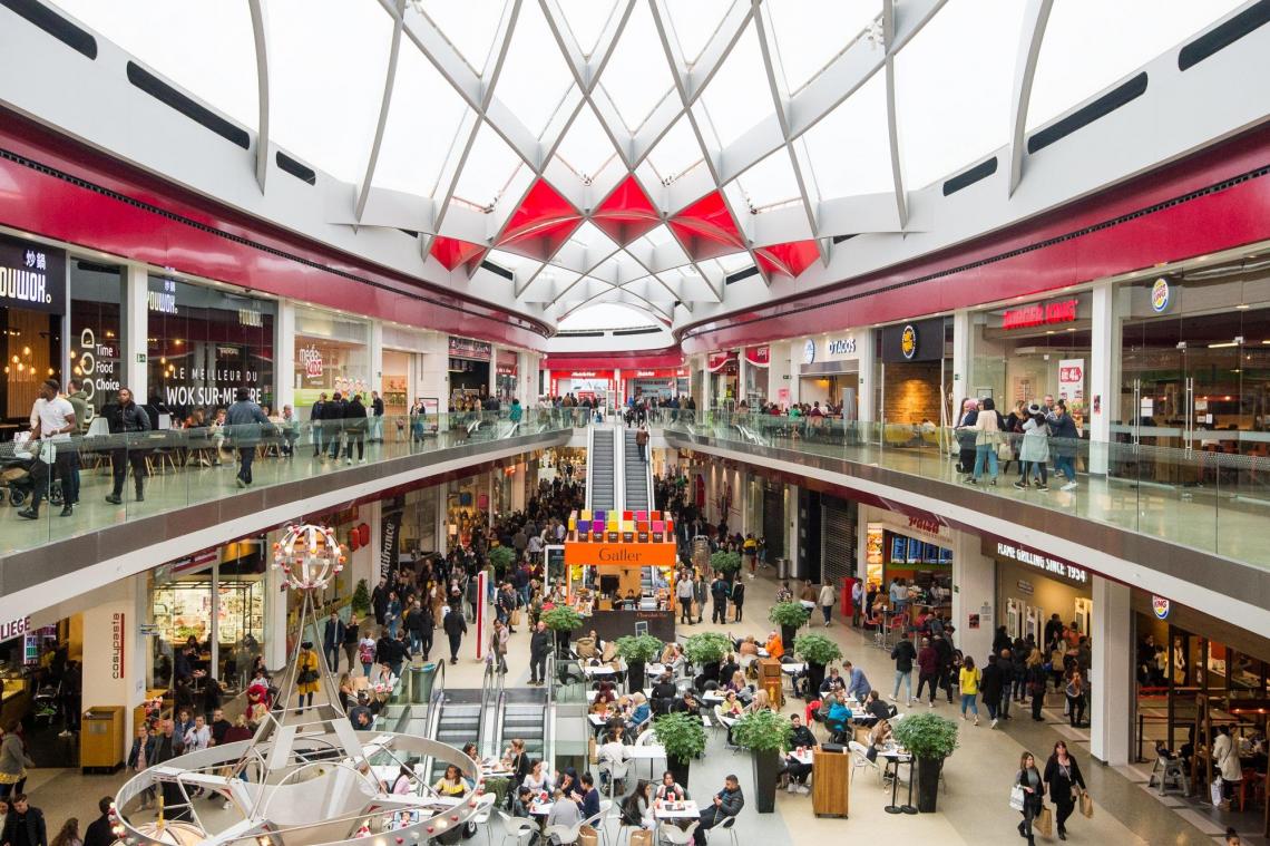 <p>Das Einkaufszentrum Médiacité in Lüttich beherbergt unter anderem die Geschäfte Primark, Zara und Media Markt – seit Kurzem aber auch ein Lokal der belgischen Armee.</p>