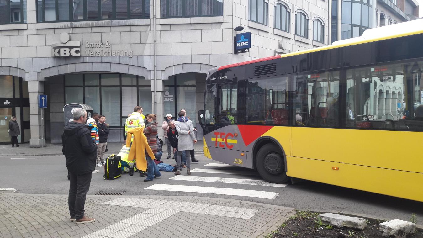 <p>TEC-Bus fährt 84-jährige Frau in Eupen an - Opfer schwer verletzt ins Krankenhaus gebracht</p>
