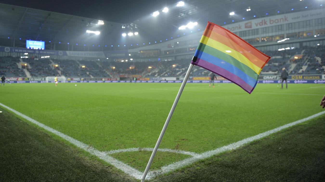 <p>Belgischer Fußball zeigt Regenbogenfarbe</p>
