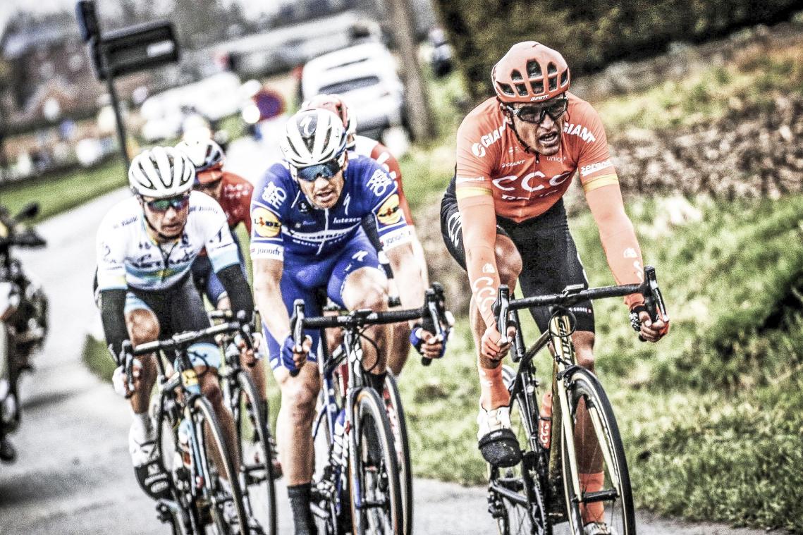 <p>Die Hauptdarsteller 2019: Greg Van Avermaet (Zweiter) vor Sieger Zdenek Stybar und Alexey Lutsenko (Vierter, von rechts), dahinter Tim Wellens (Dritter) und Dylan Teuns (Fünfter).</p>