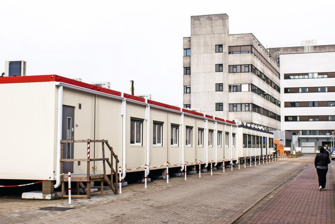<p>In diesen Containern testet die Uniklinik Antwerpen infektionsverdächtige Patienten.</p>